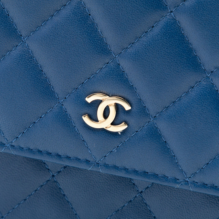 Chanel CC Square Matelassé Cuir d’agneau Wallet on Chain