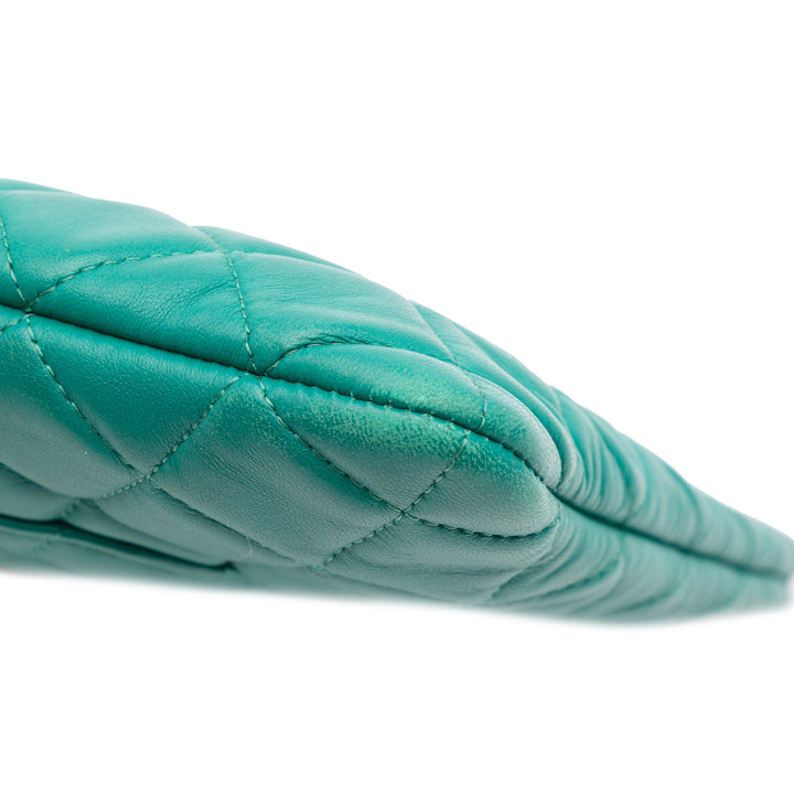 Chanel Medium Matelassé Cuir d’agneau O Étui Pochette