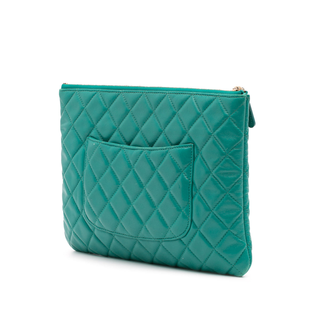 Chanel Medium Matelassé Cuir d’agneau O Étui Pochette