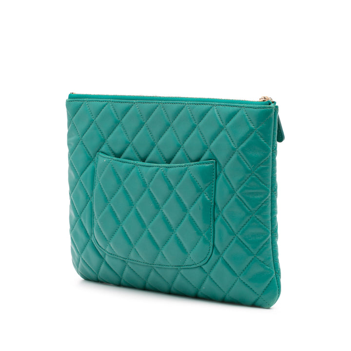 Chanel Medium Matelassé Cuir d’agneau O Étui Pochette