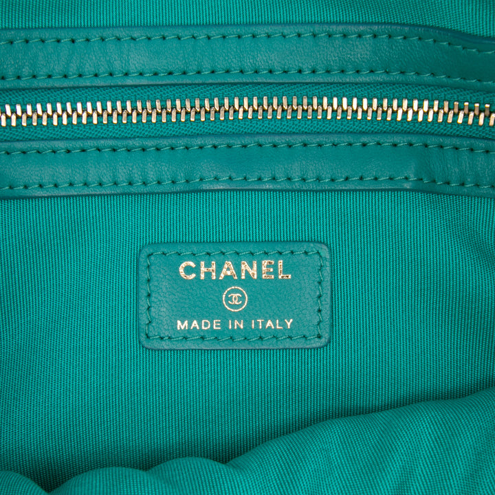 Chanel Medium Matelassé Cuir d’agneau O Étui Pochette