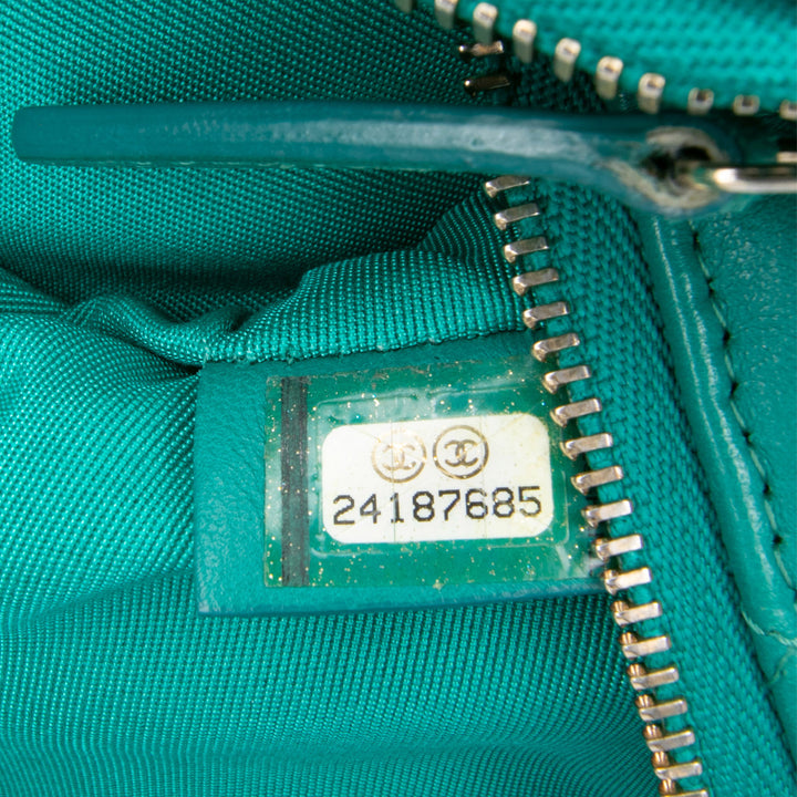 Chanel Medium Matelassé Cuir d’agneau O Étui Pochette