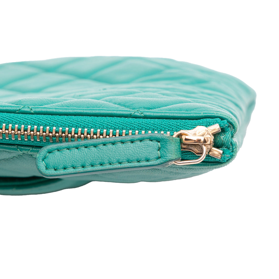 Chanel Medium Matelassé Cuir d’agneau O Étui Pochette