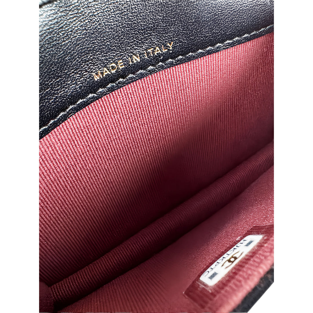 Chanel Matelassé Resin Perle Chaîne à rabat Mini Cuir d'agneau Noir – vue 4 – GABY PARIS