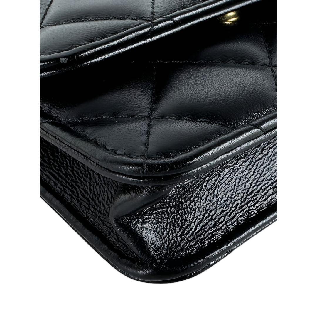 Chanel Matelassé Resin Perle Chaîne à rabat Mini Cuir d'agneau Noir – vue 6 – GABY PARIS