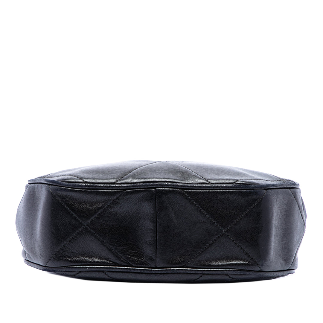 Chanel CC Matelassé Pompon Sac Cuir d'agneau Noir – vue 3 – GABY PARIS