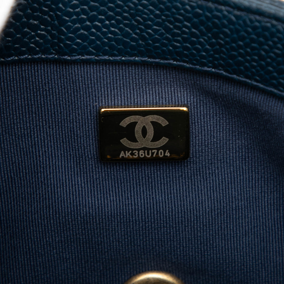 Chanel Mini Matelassé Caviar Chain Soul à rabat