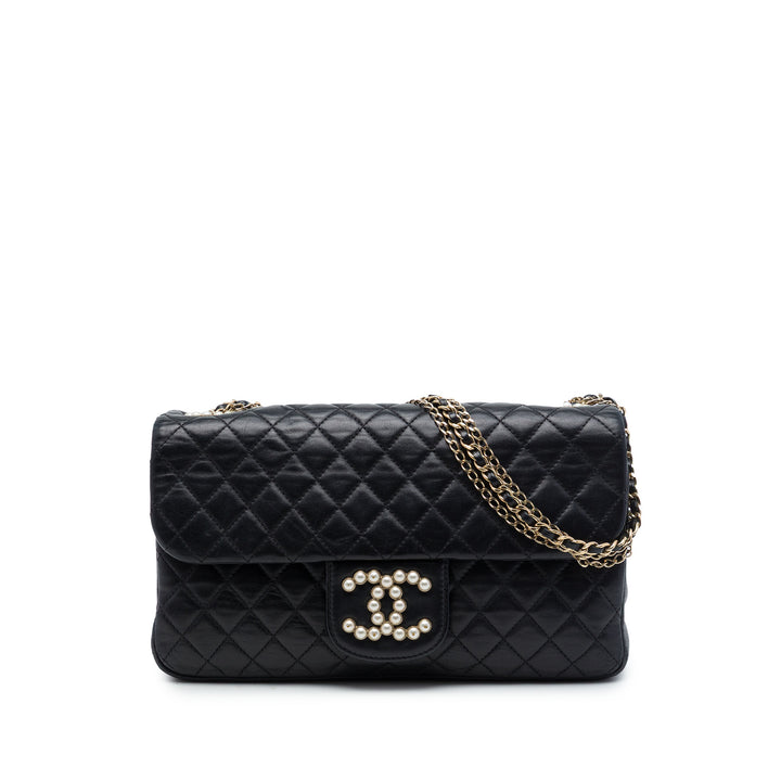 Chanel Matelassé Westminster Perle à rabat Moyen Cuir d'agneau Noir – vue principale – GABY PARIS