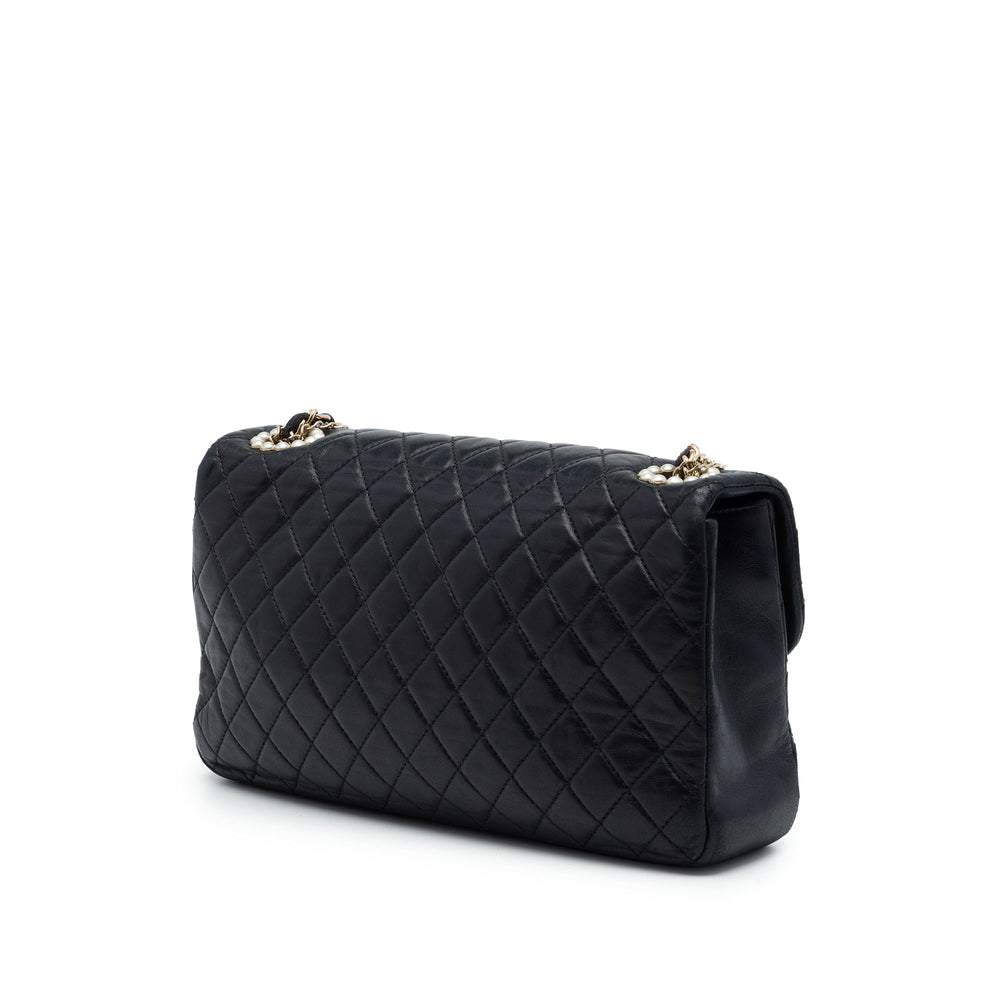 Chanel Matelassé Westminster Perle à rabat Moyen Cuir d'agneau Noir – vue 2 – GABY PARIS