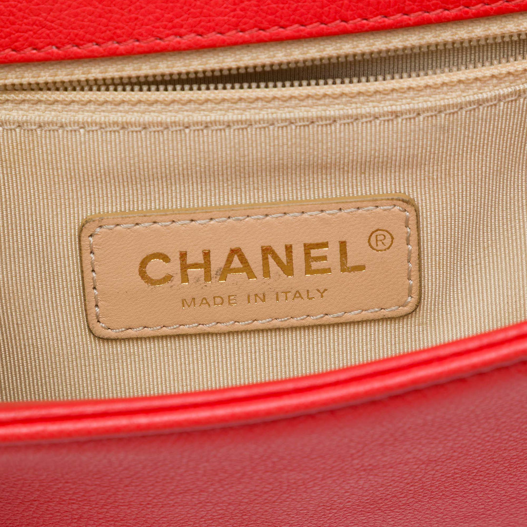 Chanel Small Matelassé Cuir de veau grainé Label Click à rabat