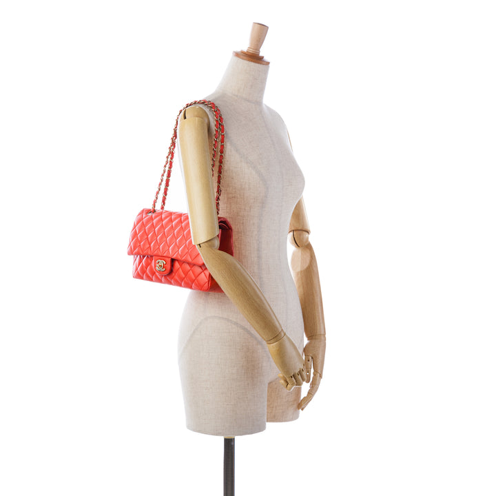 Chanel Medium Classic Cuir d’agneau Double rabat Rouge