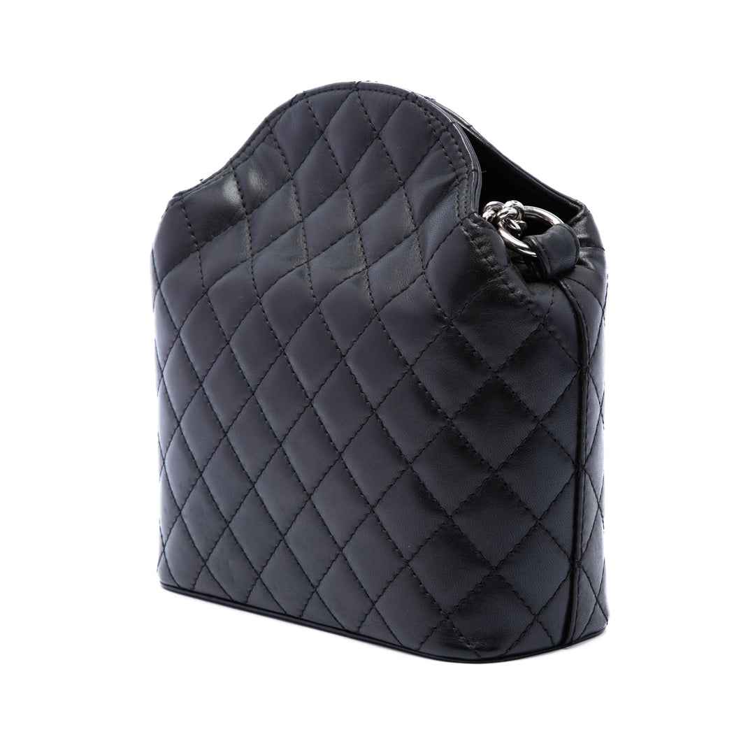 Chanel CC Matelassé Chaîne Sac Cuir d'agneau Noir – vue 2 – GABY PARIS