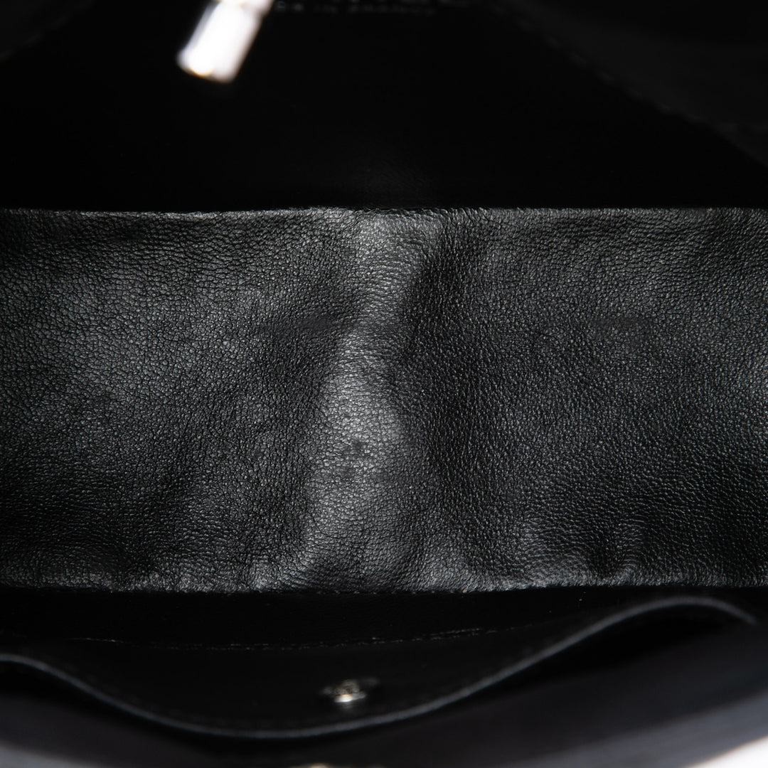 Chanel CC Matelassé Chaîne Sac Cuir d'agneau Noir – vue 4 – GABY PARIS