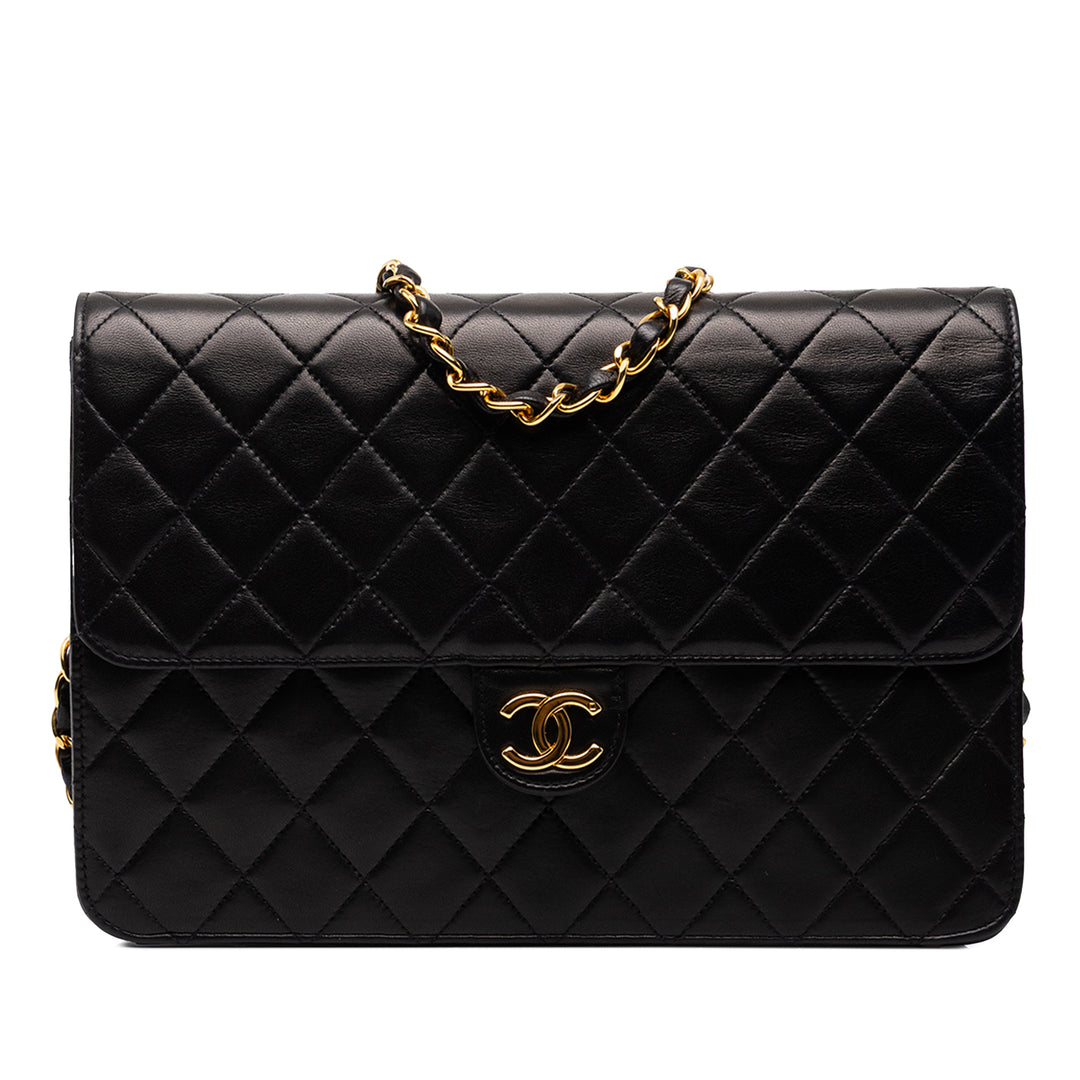 Chanel Sac porté épaule CC Matelassé Rabat simple Moyen Cuir d'agneau Noir – vue principale – GABY PARIS