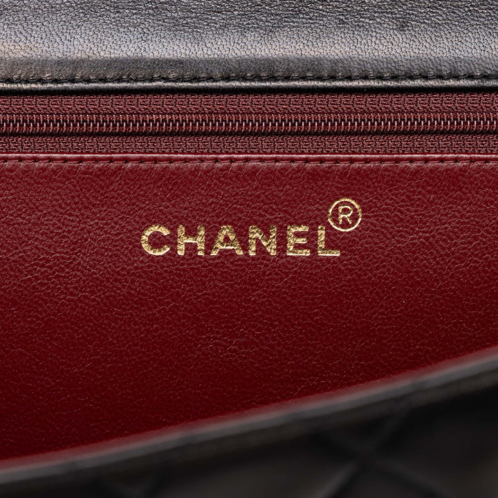 Chanel Sac porté épaule CC Matelassé Rabat simple Moyen Cuir d'agneau Noir – vue 5 – GABY PARIS