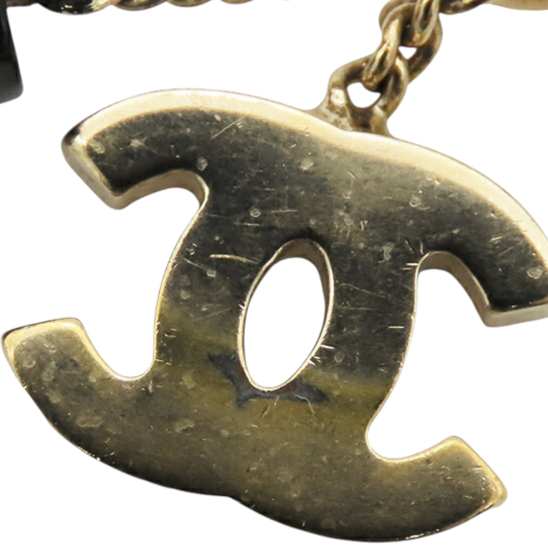 Chanel Doré Plated CC Lipstick Pendant Collier Doré – GABY PARIS Authentique