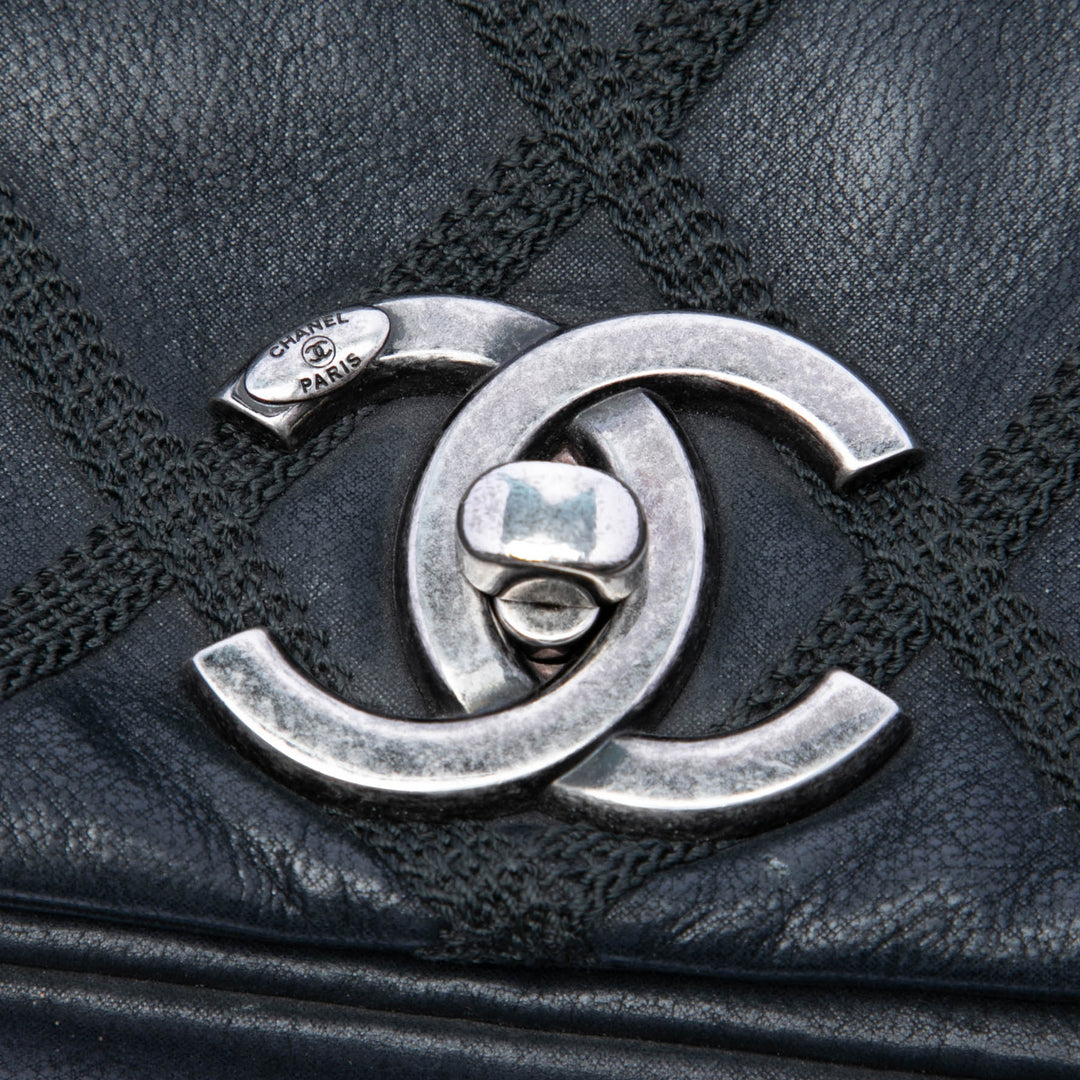 Chanel Irisé Diamond Stitch Chaîne à rabat Petit Cuir de veau