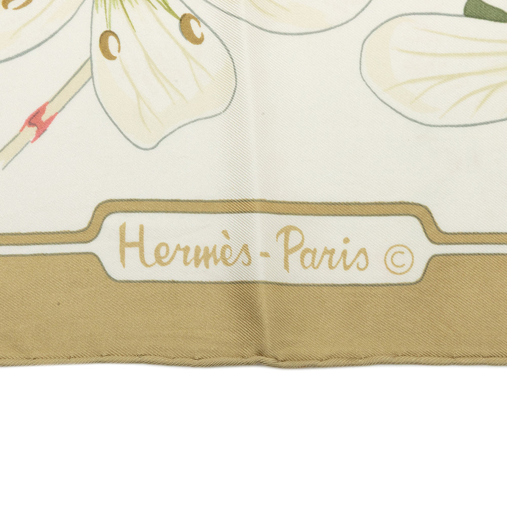 Hermès Flora Graeca Foulard 90 Blanc – vue 2 – GABY PARIS
