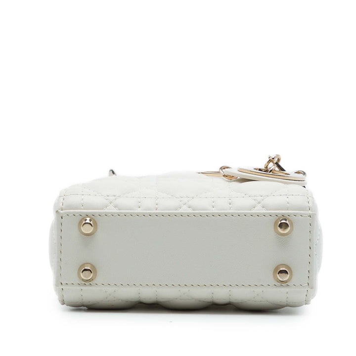 Dior Lady Dior Cannage Micro Cuir d'agneau Blanc – vue 3 – GABY PARIS
