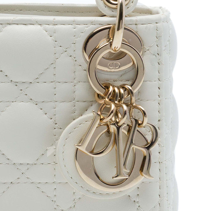Dior Lady Dior Cannage Micro Cuir d'agneau Blanc – vue 6 – GABY PARIS