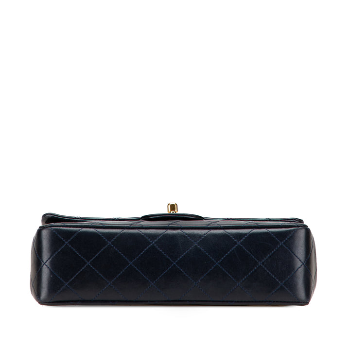 Chanel Small Classic Cuir d’agneau Double rabat Bleu – GABY PARIS Authentique