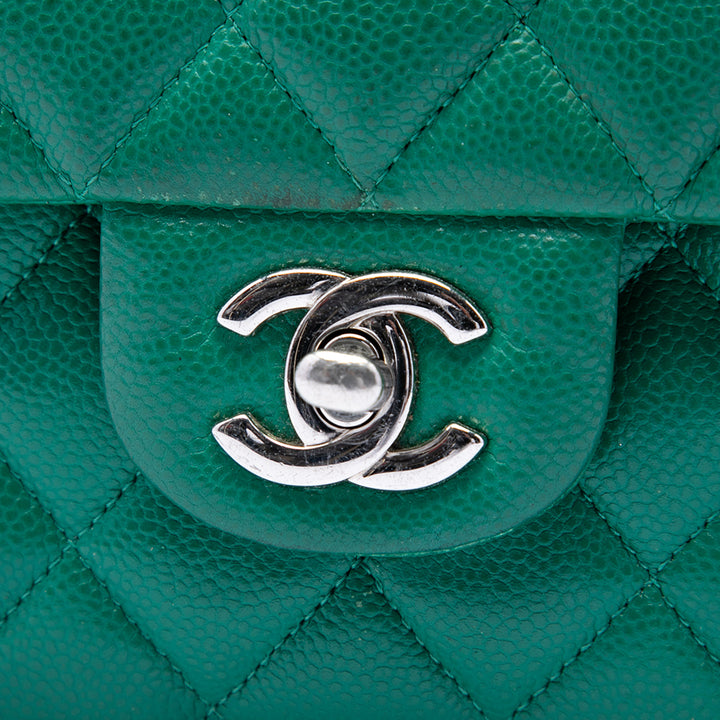 Classic Double rabat Petit Cuir caviar Vert
