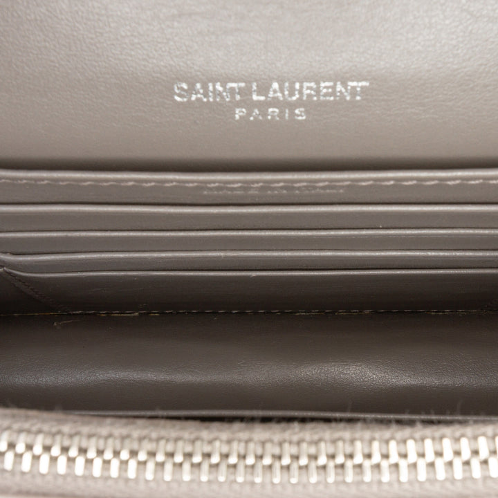 Saint Laurent Croc Embossed Leather Monogram Sunset Chain Portefeuille Gris – GABY PARIS Authentique