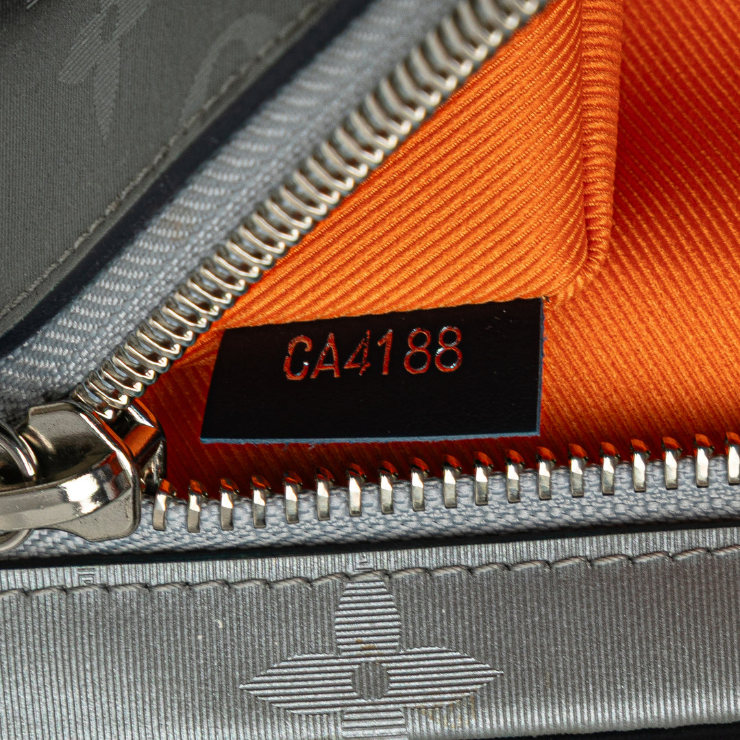 Louis Vuitton Monogram Satellite Alpha Pochette Gris – GABY PARIS Authentique