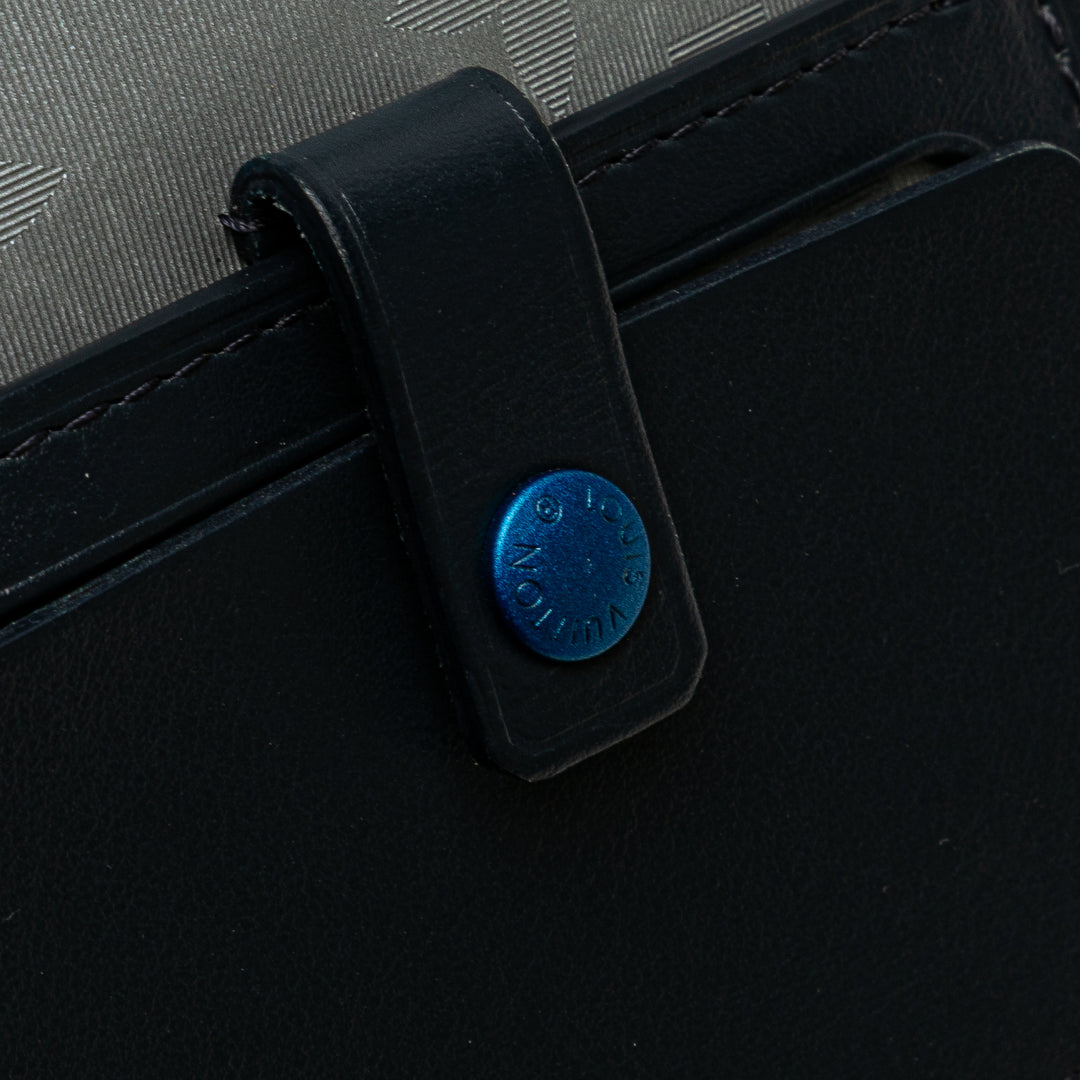 Louis Vuitton Monogram Satellite Alpha Pochette Gris – GABY PARIS Authentique