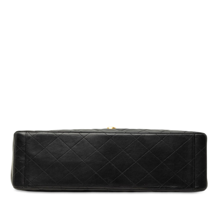 Chanel Classic Rabat simple Maxi Cuir d'agneau Noir