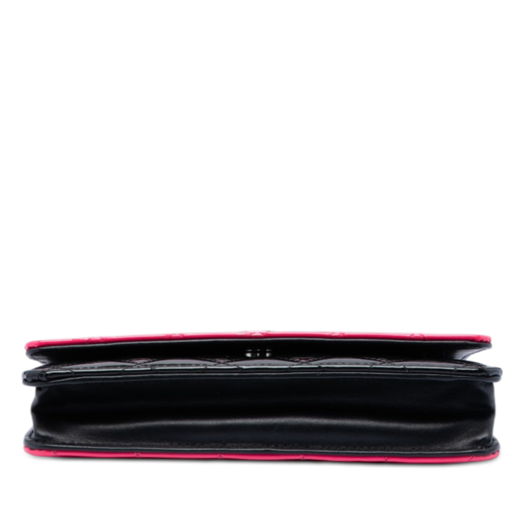 Chanel CC Bicolor Matelassé Cuir verni Wallet on Chain