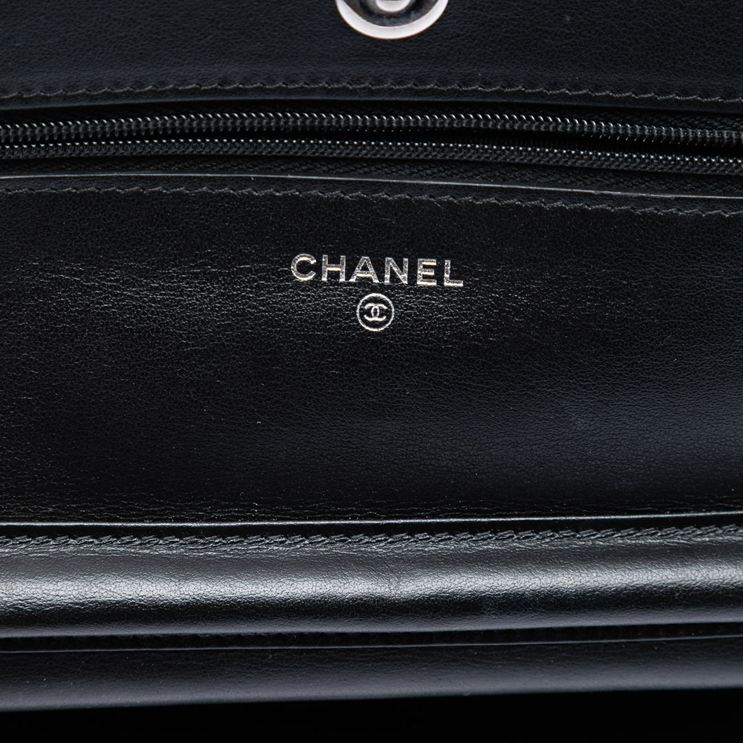 Chanel CC Bicolor Matelassé Cuir verni Wallet on Chain