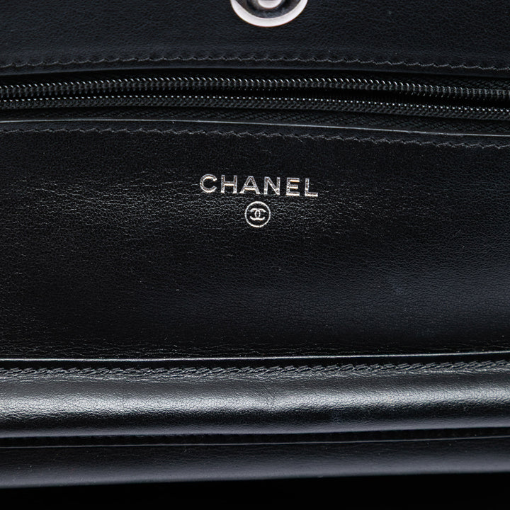Chanel CC Bicolor Matelassé Cuir verni Wallet on Chain