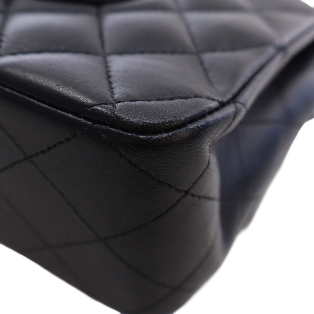 Chanel Medium Classic Cuir d’agneau Double rabat