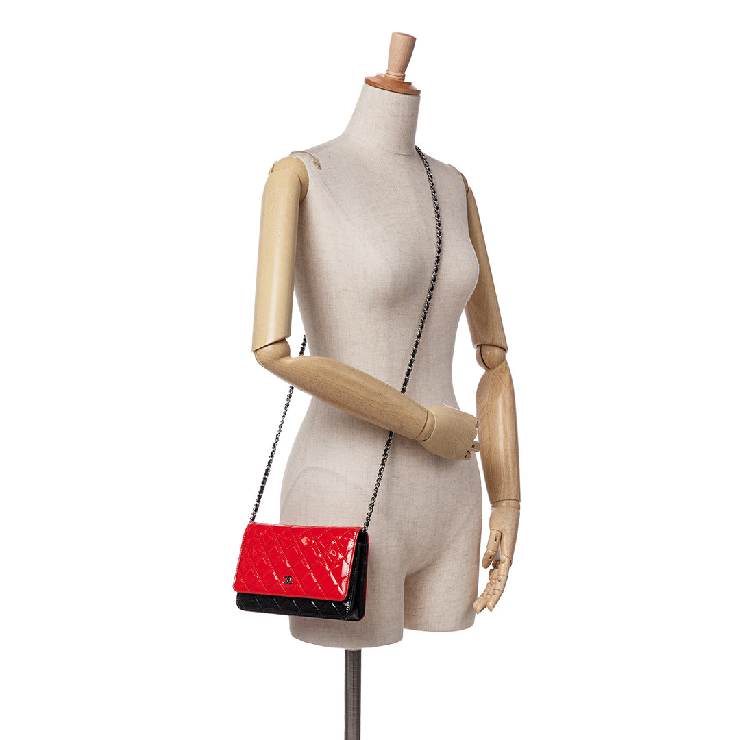 CC Bicolor Quilted Patent Wallet on Chain Red - Gaby Paris