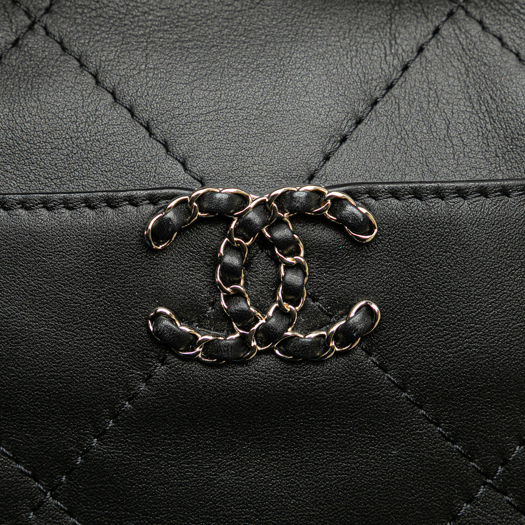 Chanel Matelassé Cuir de veau Chain Flat Sac bandoulière