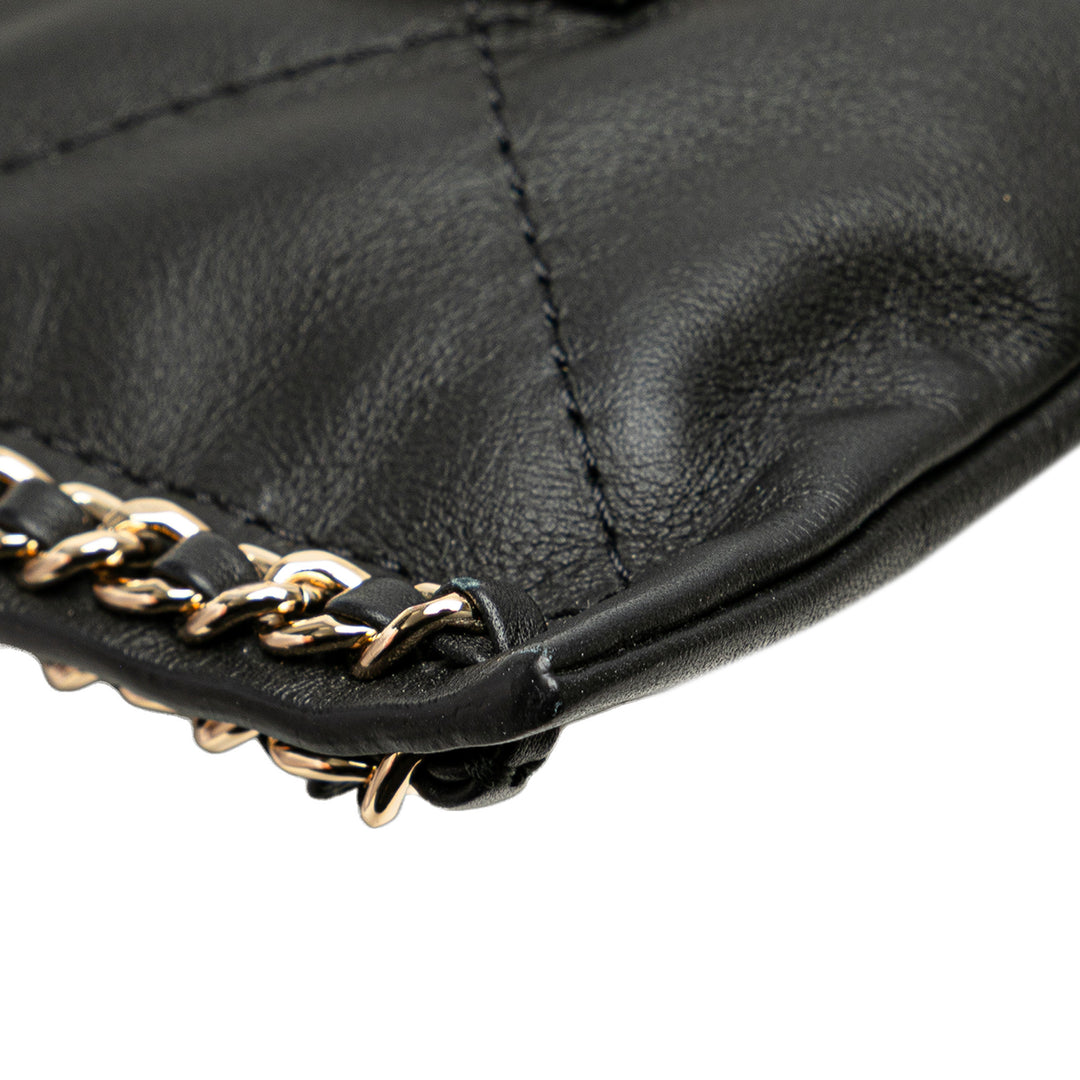 Chanel Matelassé Cuir de veau Chain Flat Sac bandoulière