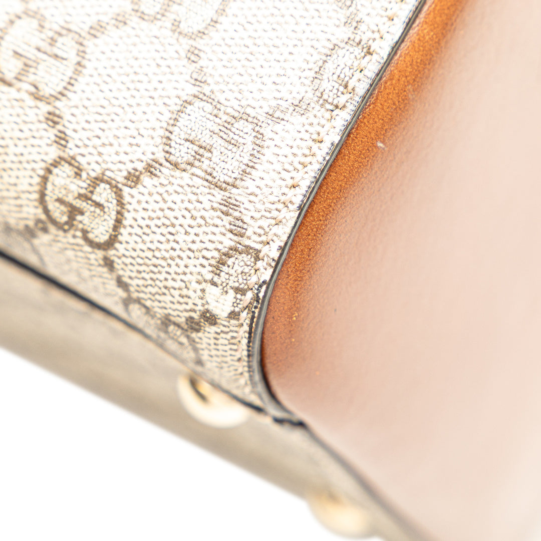 Gucci Medium GG Supreme Sac cartable Marron