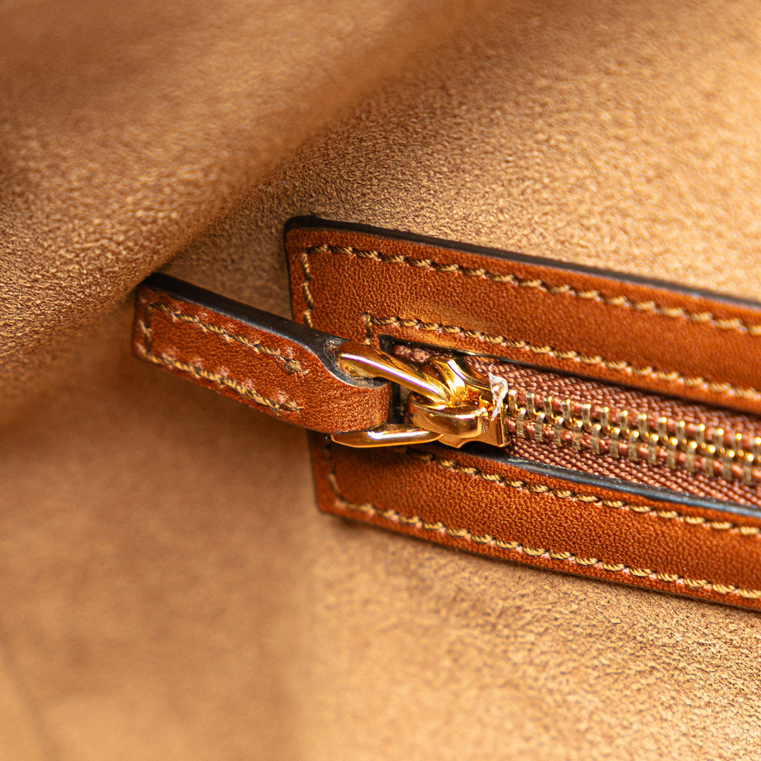 Gucci Medium GG Supreme Sac