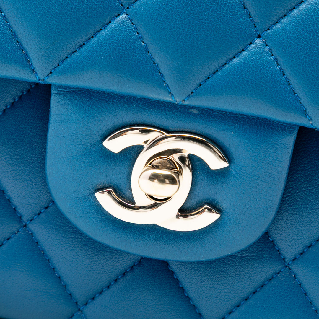 Chanel Medium Classic Cuir d’agneau Double rabat