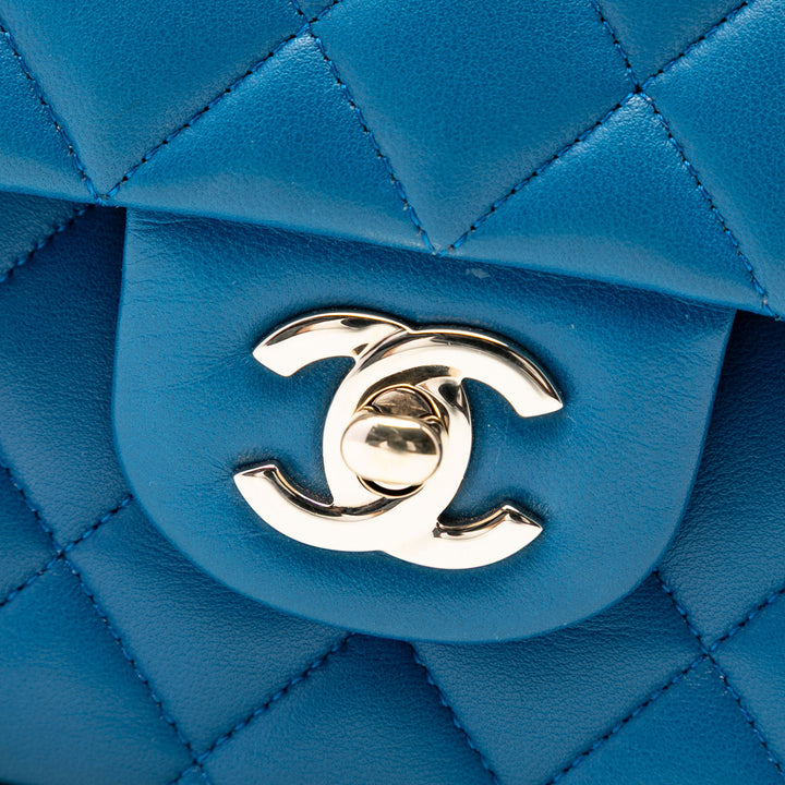 Chanel Medium Classic Cuir d’agneau Double rabat
