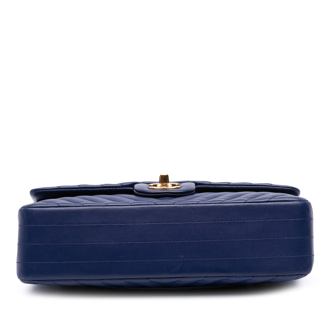 Chanel Medium Classic Chevron Cuir d’agneau Double rabat Bleu