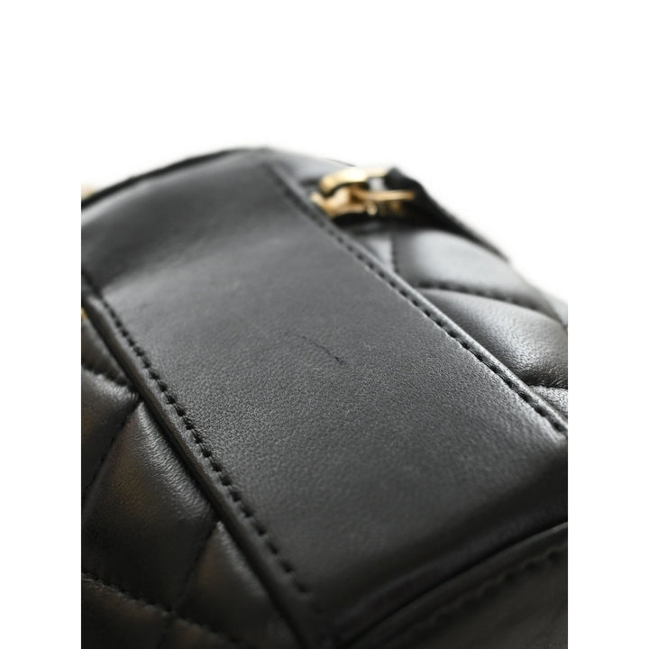 Chanel CC Vanity avec chaîne Cuir d'agneau Noir – vue 12 – GABY PARIS