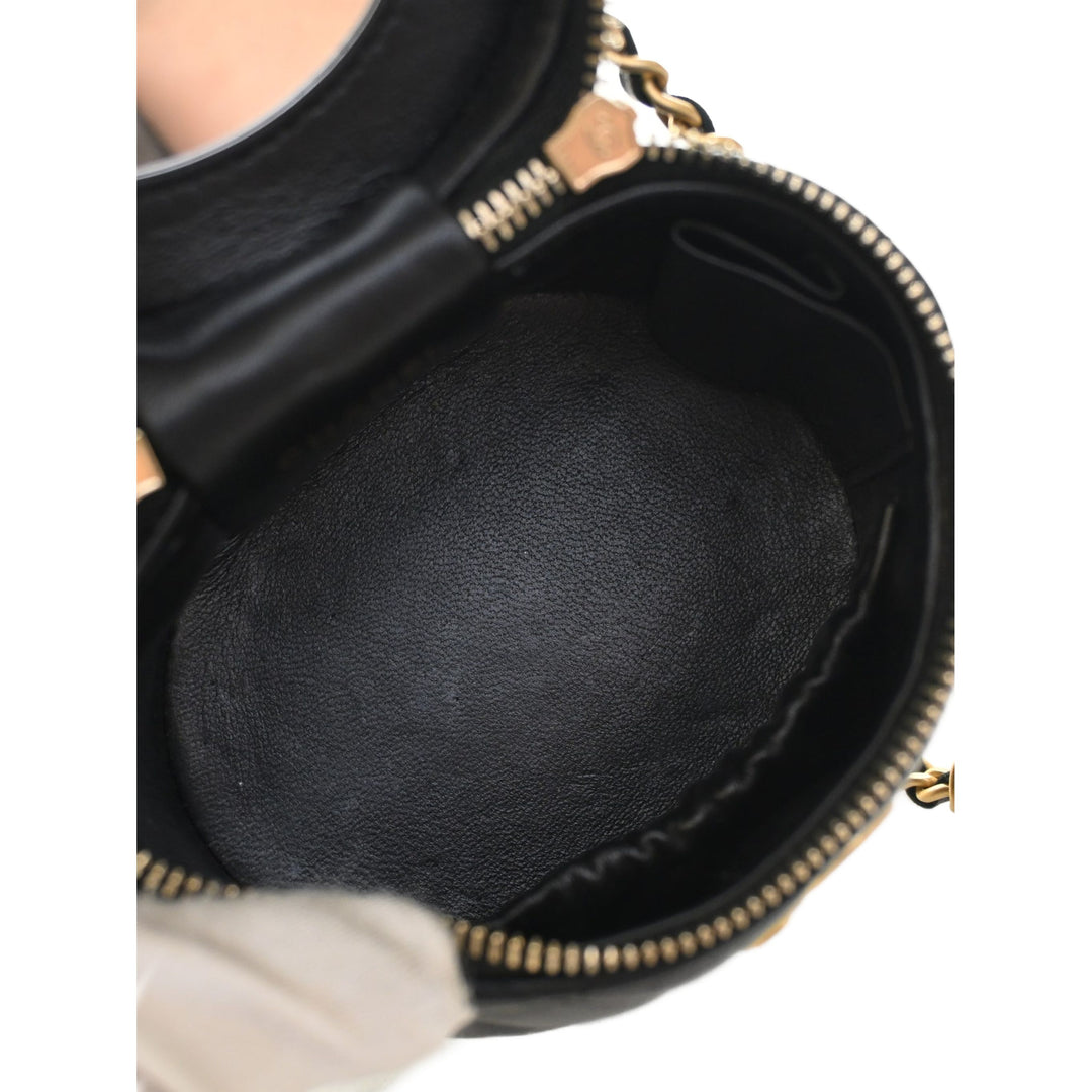 Chanel CC Vanity avec chaîne Cuir d'agneau Noir – vue 4 – GABY PARIS