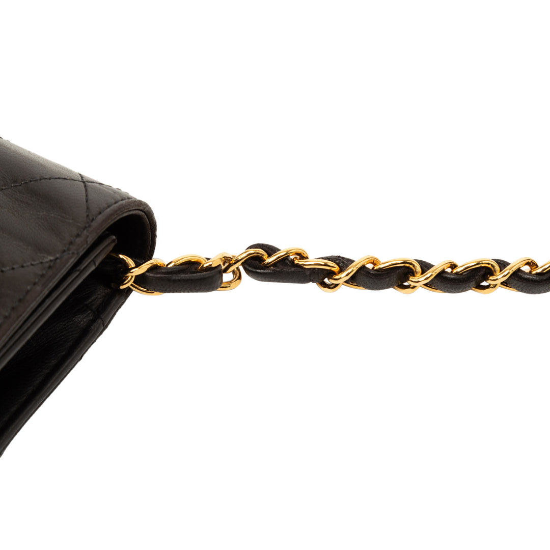 Chanel Medium CC Matelassé Cuir d’agneau Simple rabat