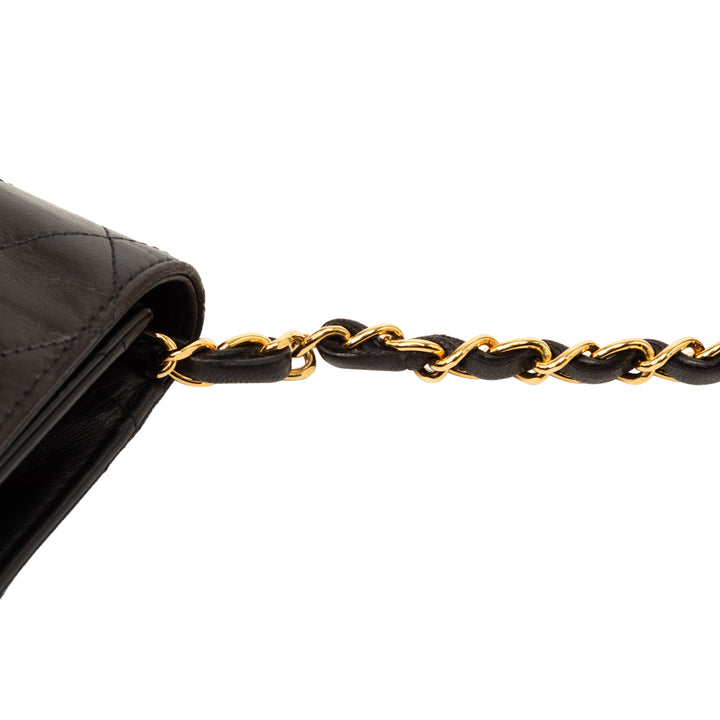 Chanel Medium CC Matelassé Cuir d’agneau Simple rabat