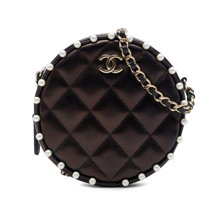 Chanel CC Matelassé Métallisé Perle clouté Rond Pochette avec chaîne Cuir d'agneau Marron – vue principale – GABY PARIS