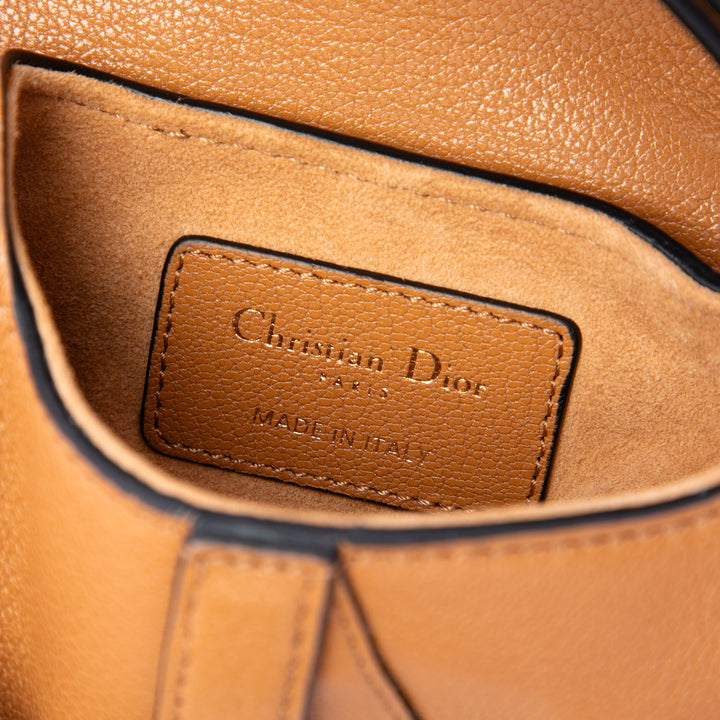Dior Saddle Sac Micro Cuir de chèvre Marron – vue 5 – GABY PARIS