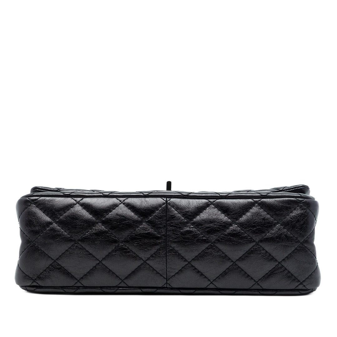Chanel Matelassé vieilli Reissue 2.55 Double rabat 226 Cuir de veau Noir – vue 3 – GABY PARIS