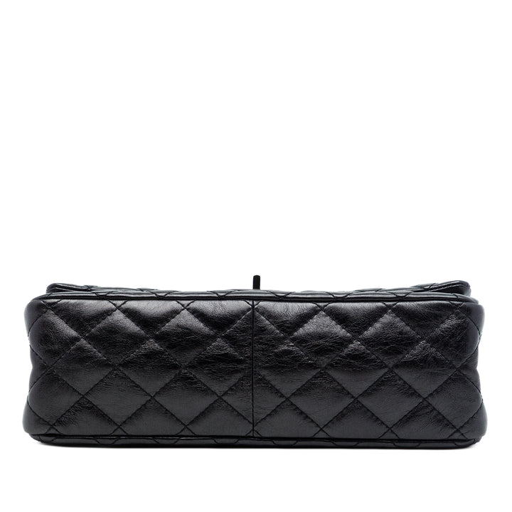 Chanel Matelassé vieilli Reissue 2.55 Double rabat 226 Cuir de veau Noir – vue 3 – GABY PARIS
